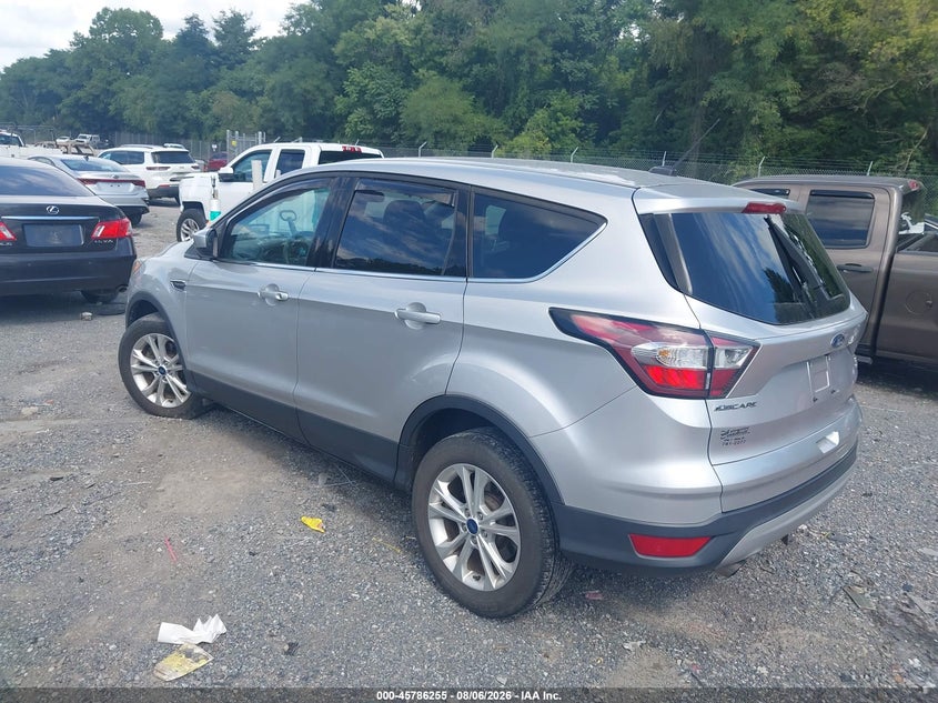 Vin: 1fmcu9gd9hua78369, lot: 46285079, ford escape se 20173