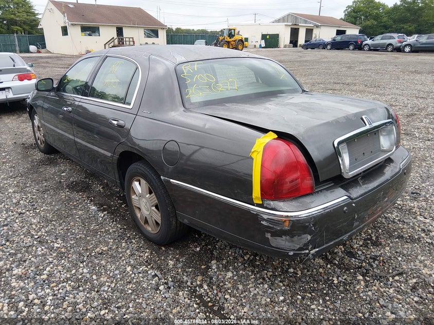 2005 LINCOLN TOWN CAR auction photo 3