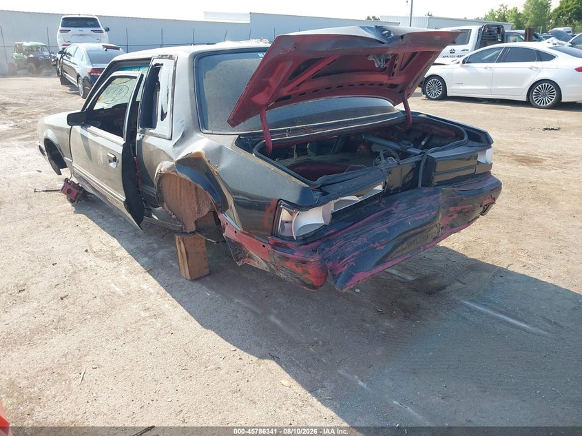 1993 FORD MUSTANG auction photo 3