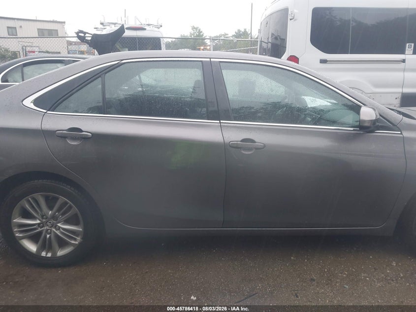 TOYOTA CAMRY - zdjęcie 14