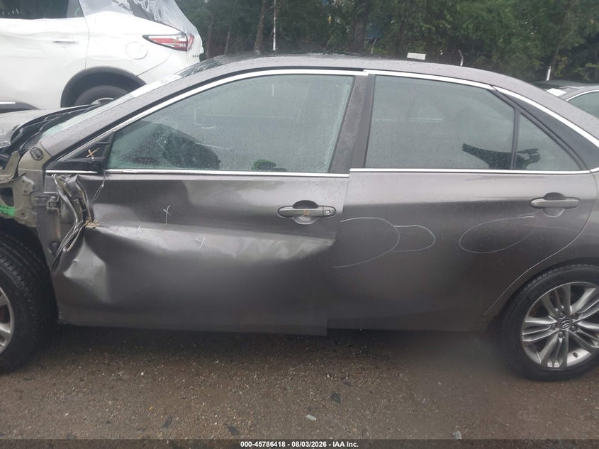 TOYOTA CAMRY - zdjęcie 15