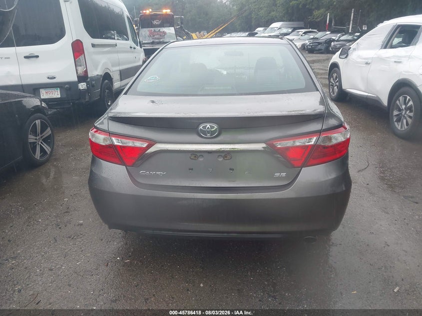 TOYOTA CAMRY - zdjęcie 17