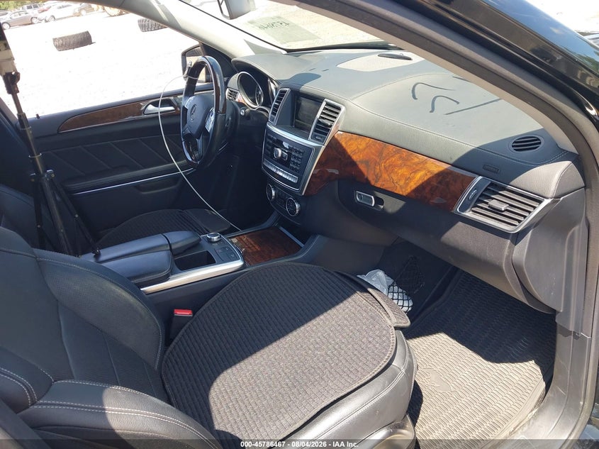 2015 MERCEDES-BENZ GL 550 auction photo 5