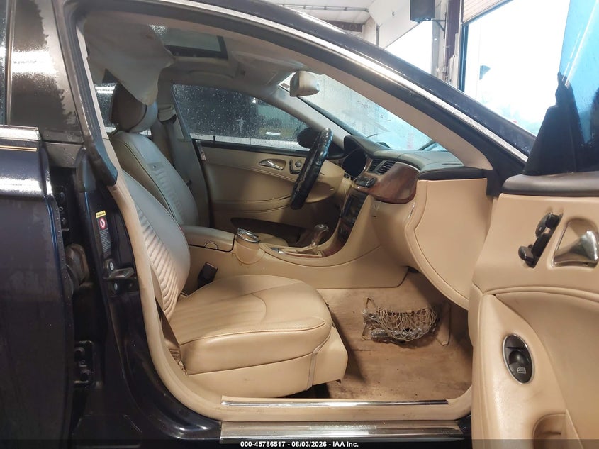 2006 MERCEDES-BENZ CLS 500 — zdjęcie 5