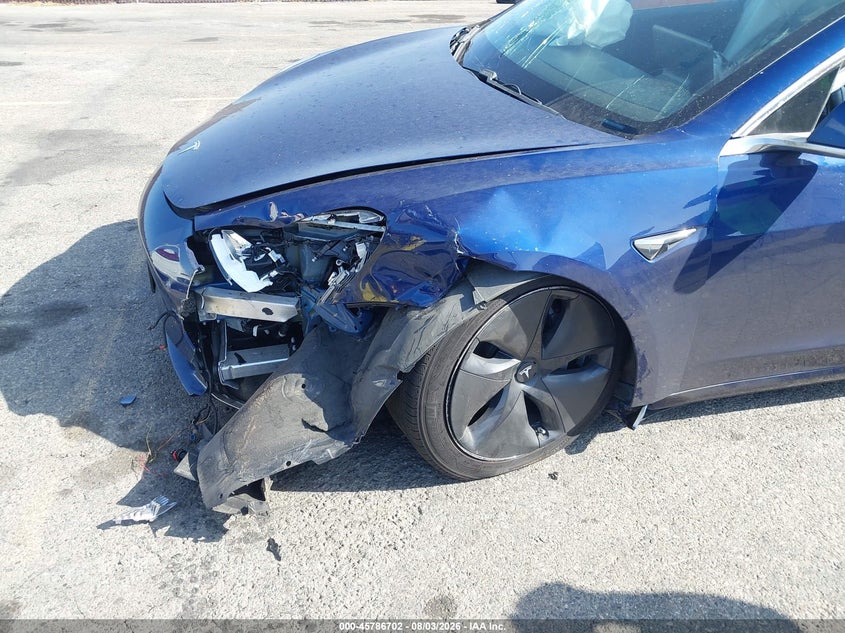 TESLA MODEL 3 - zdjęcie 6