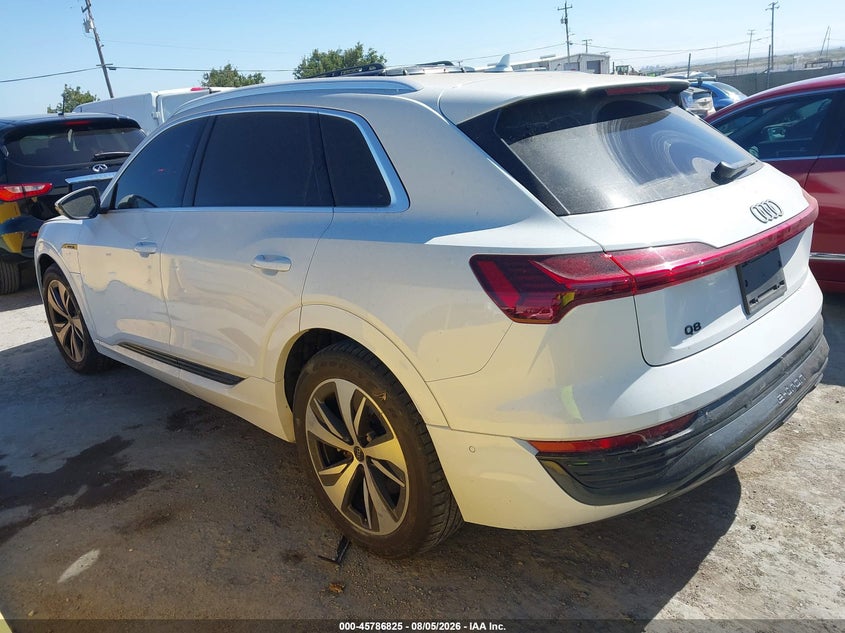 Vin: wa15aage9rb008605, lot: 46285649, audi q8 e-tron premium plus quattro 20243
