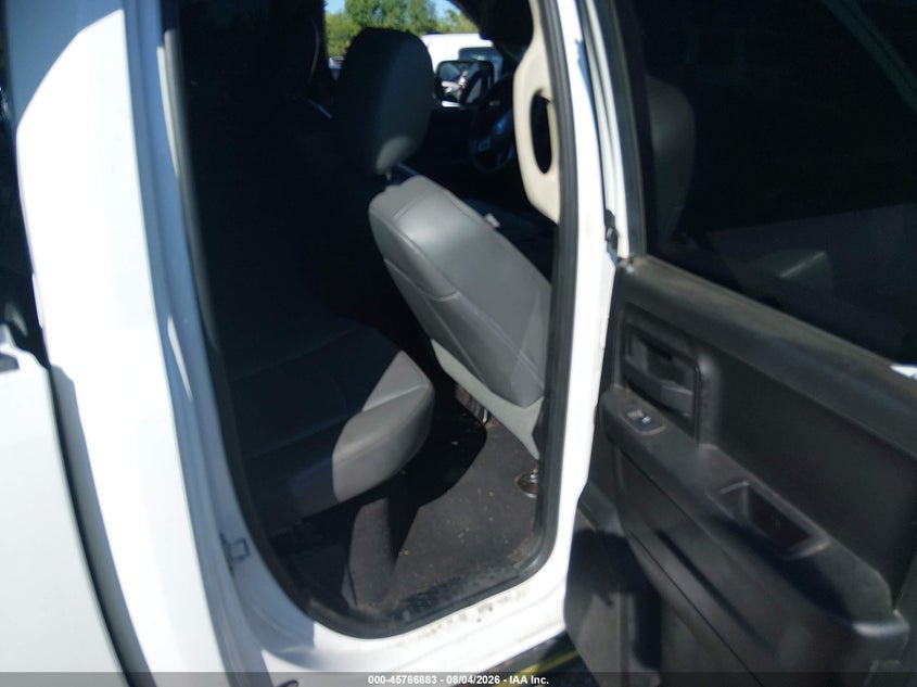 2019 RAM 1500 CLASSIC auction photo 8