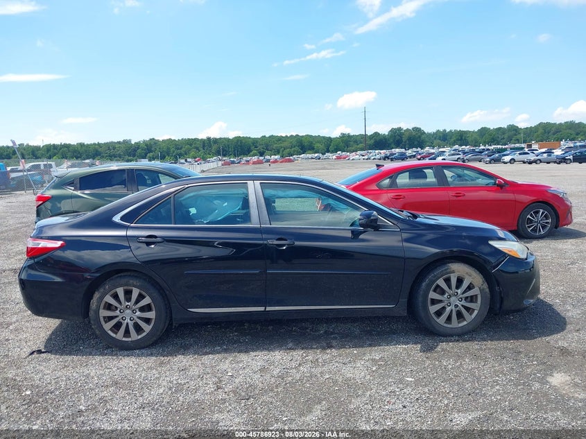 TOYOTA CAMRY - zdjęcie 13