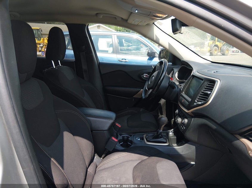 2017 JEEP CHEROKEE auction photo 5