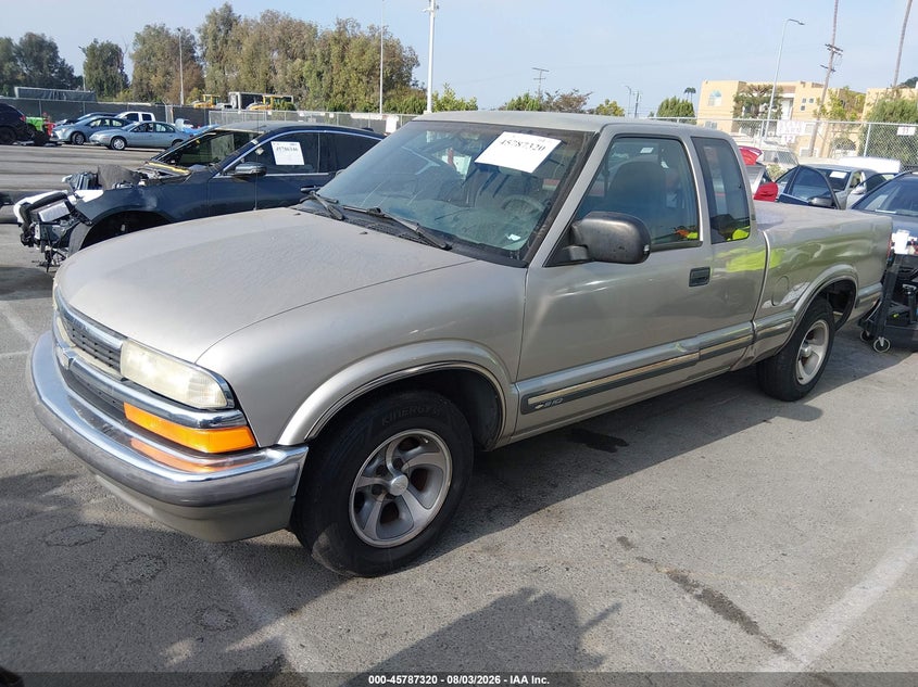 1998 Chevrolet S-10 Pickup, Theft Recovery, IAAI, VIN 1GCCS19X6W8252701 — photo 2