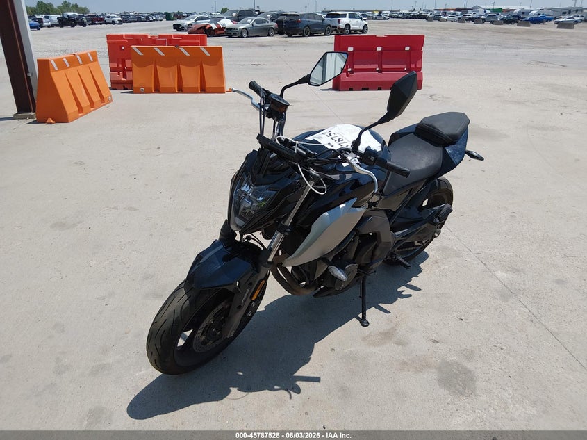 2022 CF MOTO 650NK auction photo 2