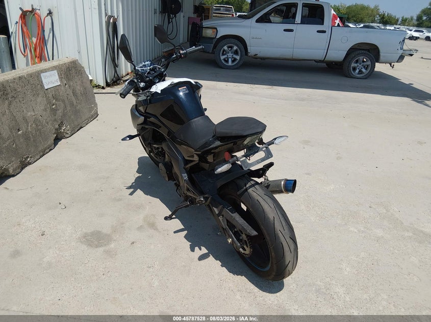 2022 CF MOTO 650NK auction photo 3