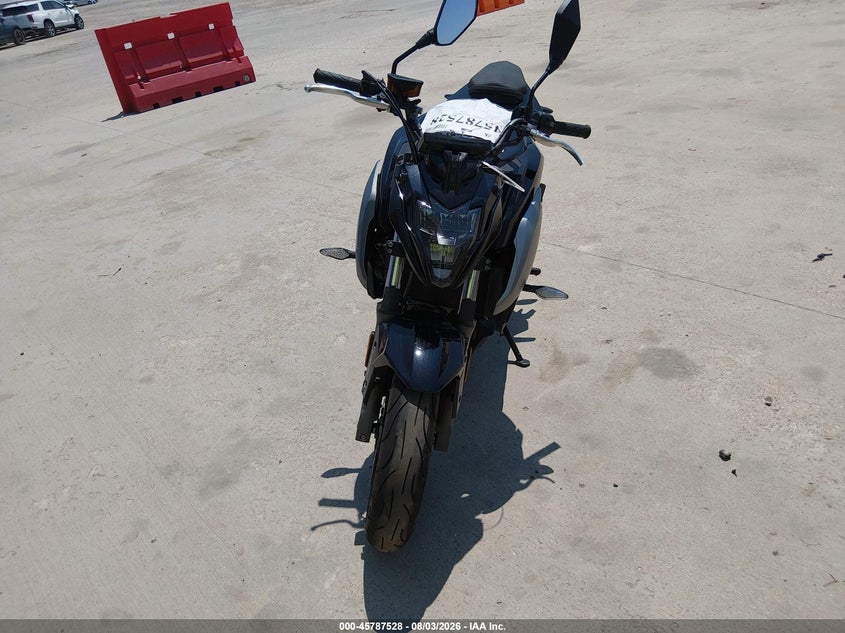 2022 CF MOTO 650NK auction photo 5