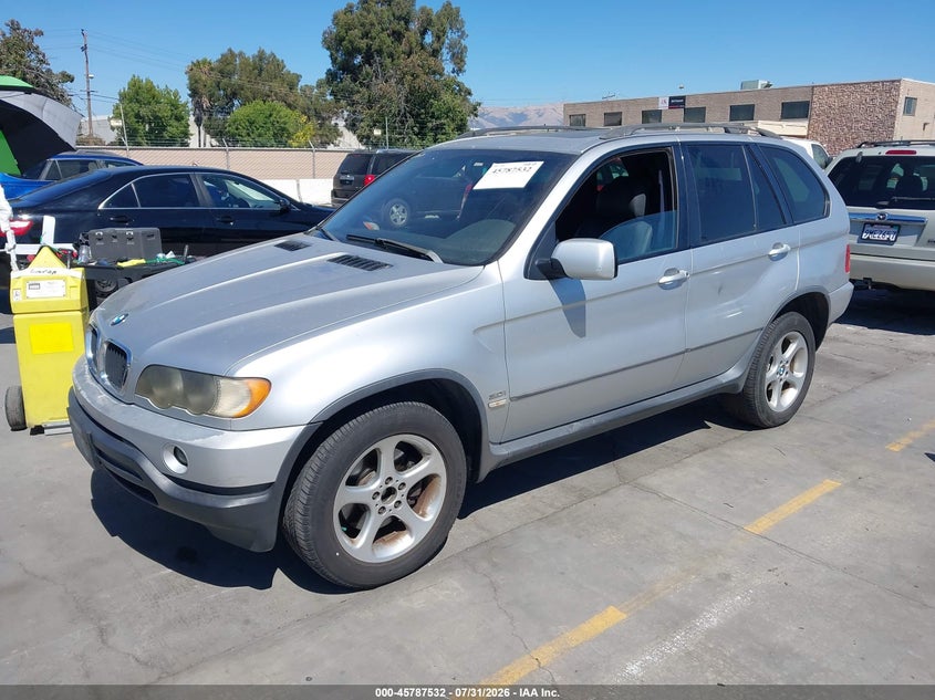 2001 BMW X5, Normal Wear & Tear, IAAI, VIN WBAFA53561LM82630 — photo 2