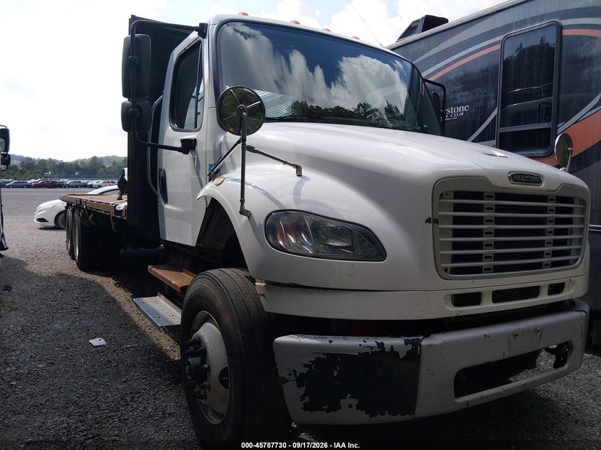 2017 FREIGHTLINER M2 106
