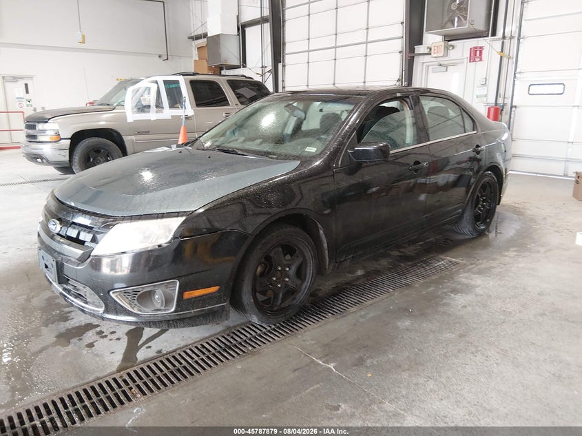 2011 Ford Fusion, Normal Wear & Tear, IAAI, VIN 3FAHP0HA3BR307859 — photo 2