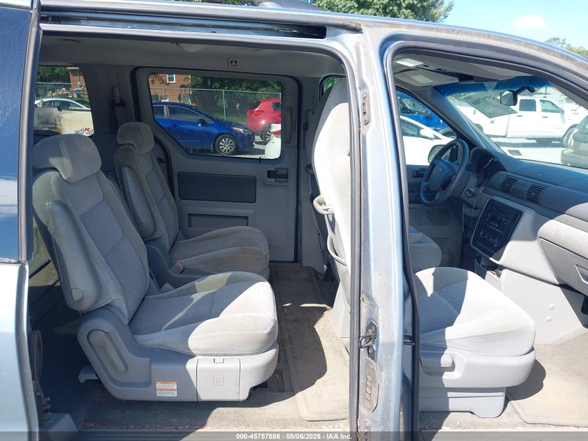 2004 FORD FREESTAR auction photo 8