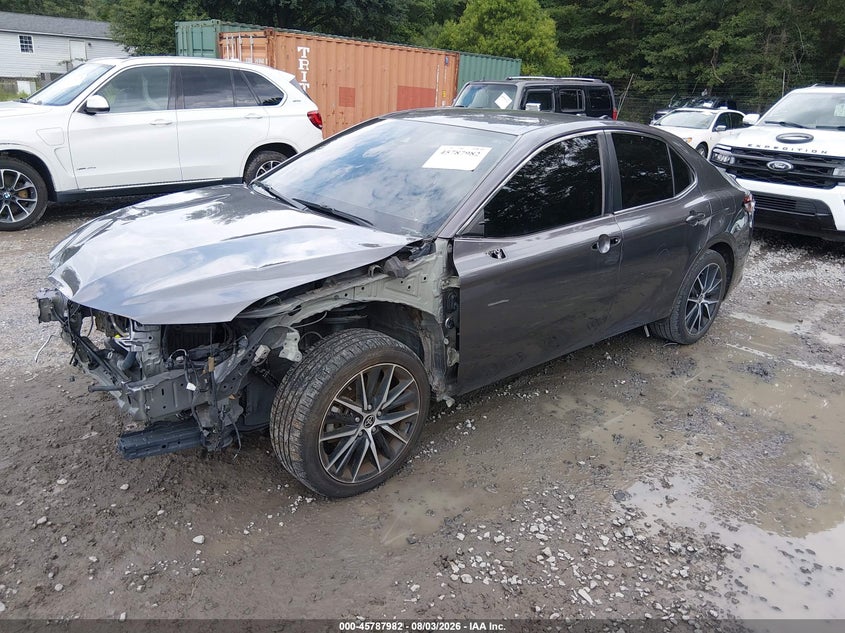 TOYOTA CAMRY - zdjęcie 2