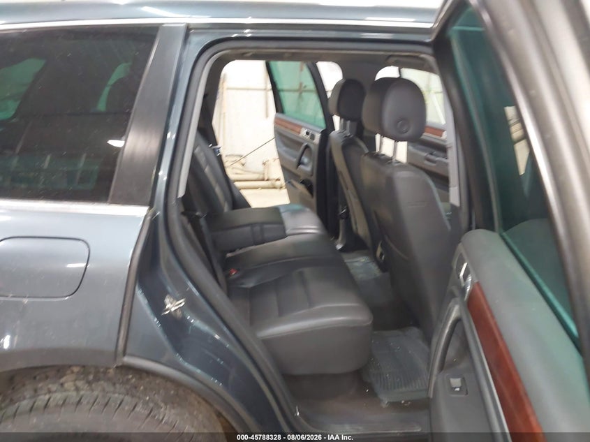 2006 VOLKSWAGEN TOUAREG auction photo 8