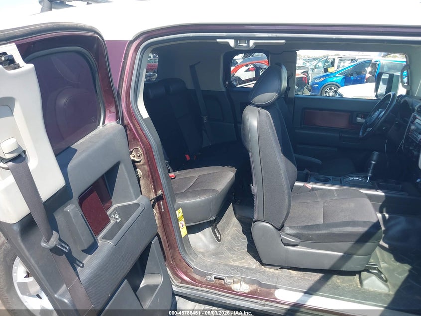 2007 TOYOTA FJ CRUISER auction photo 8