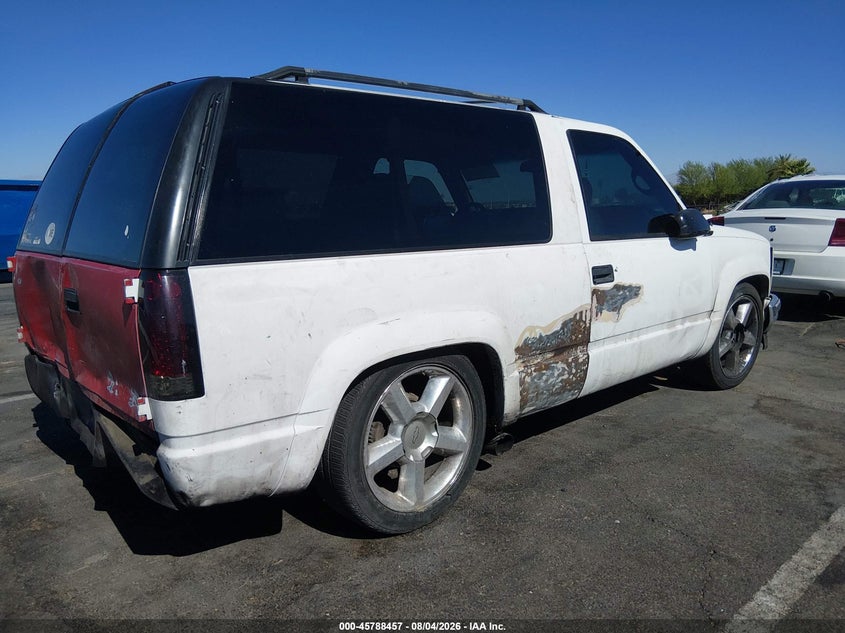 1997 GMC YUKON auction photo 4