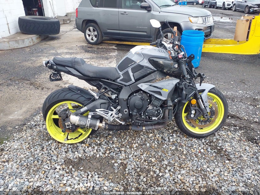 YAMAHA FZ10 2017