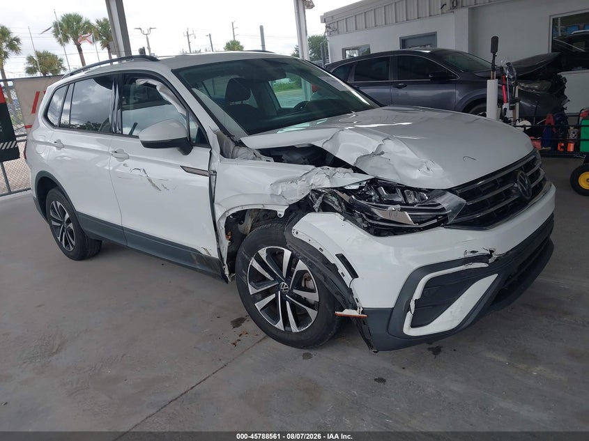 2022 VOLKSWAGEN TIGUAN auction photo 1