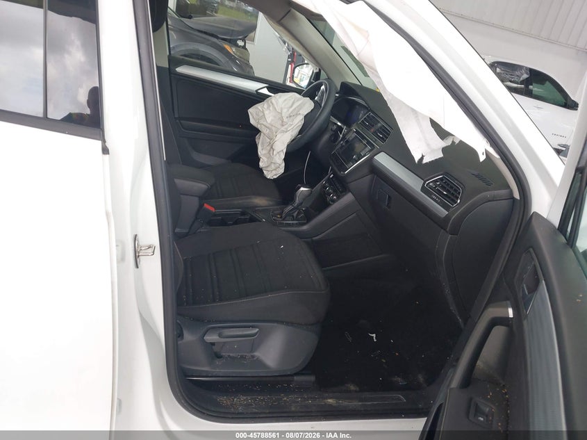 2022 VOLKSWAGEN TIGUAN auction photo 5