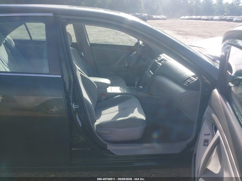 2011 TOYOTA CAMRY auction photo 5