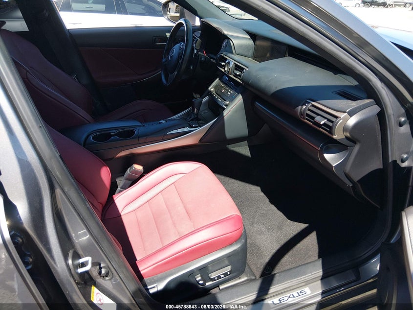 2018 LEXUS IS 300 — zdjęcie 5