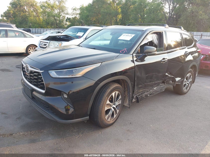 2021 TOYOTA HIGHLANDER auction photo 2