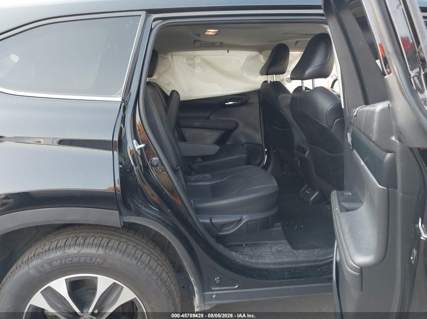 2021 TOYOTA HIGHLANDER auction photo 8