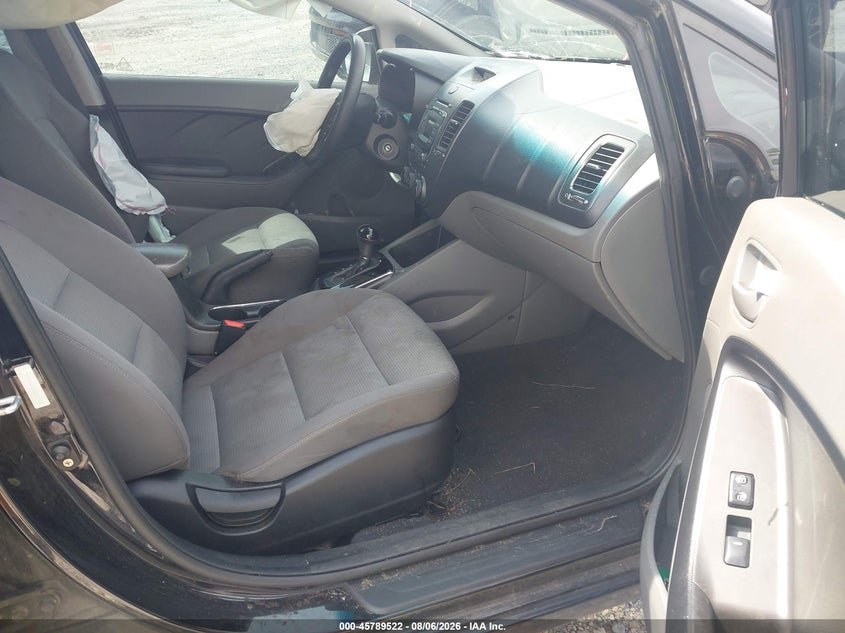 2017 KIA FORTE auction photo 5