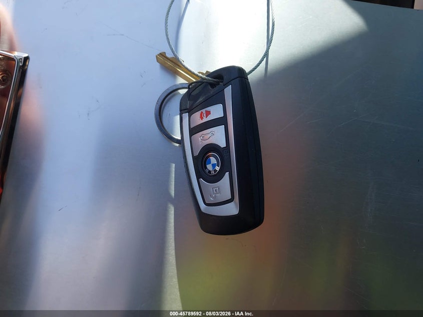 BMW 330I - zdjęcie 11