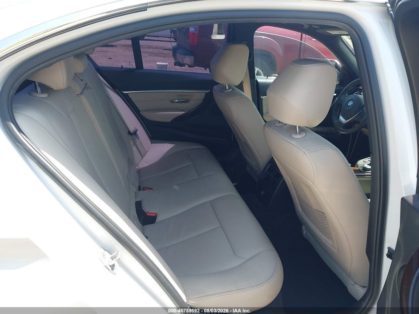 BMW 330I - zdjęcie 8
