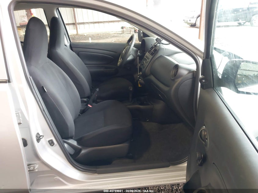 2013 NISSAN VERSA auction photo 5
