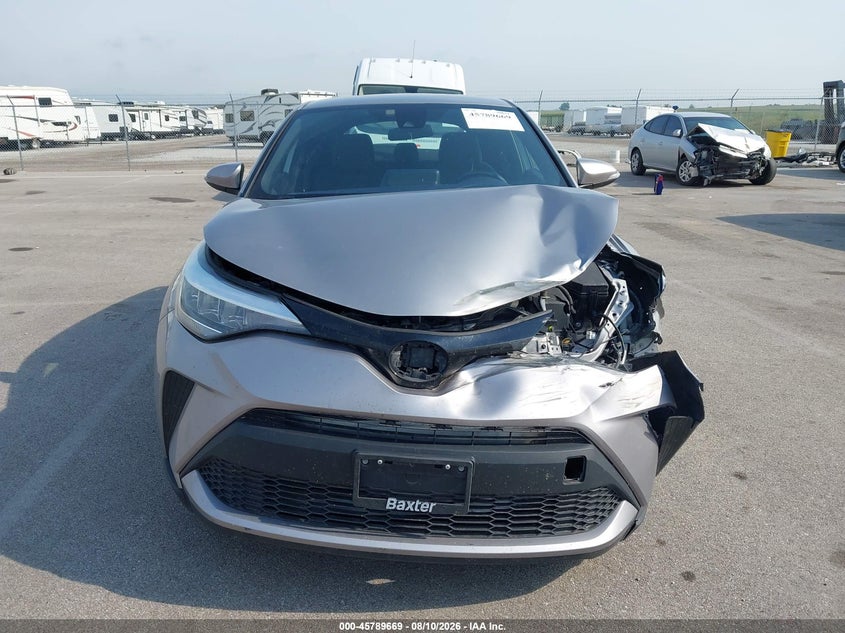 TOYOTA C-HR - zdjęcie 12