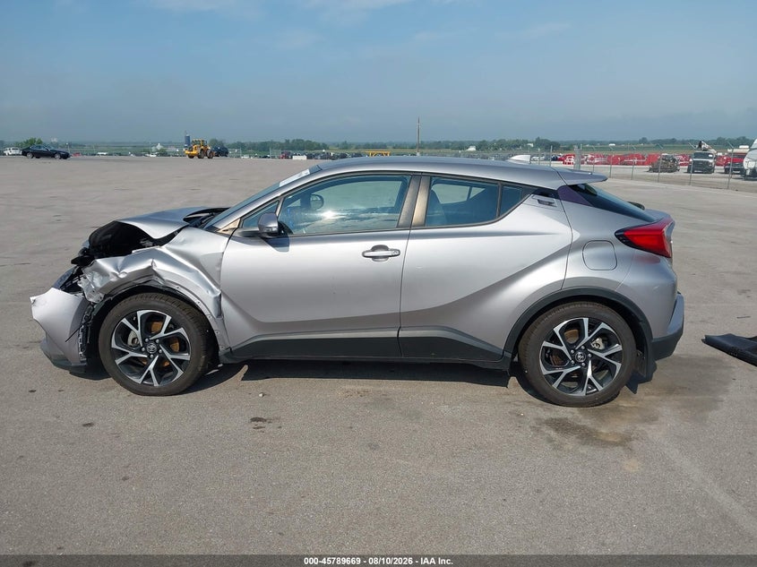 TOYOTA C-HR - zdjęcie 14