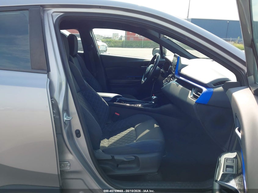 2020 TOYOTA C-HR auction photo 5