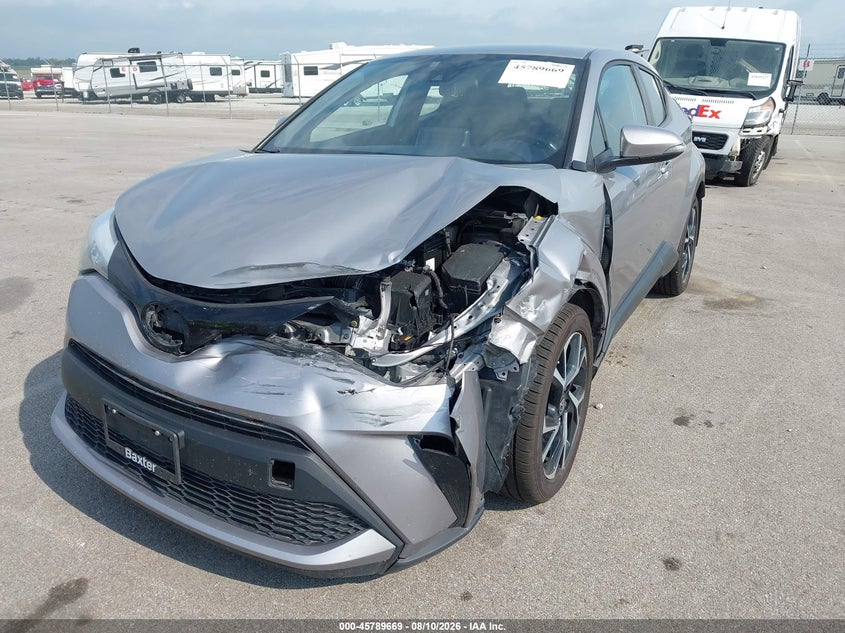 2020 TOYOTA C-HR auction photo 6