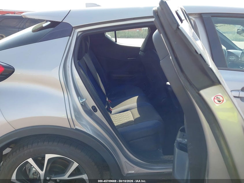 2020 TOYOTA C-HR auction photo 8
