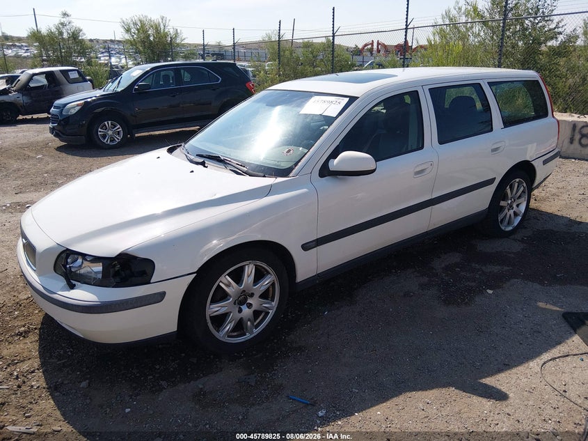 2003 VOLVO V70 auction photo 2