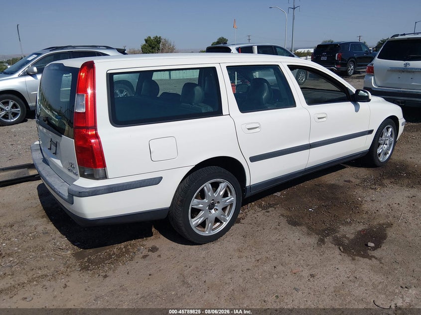 2003 VOLVO V70 auction photo 4