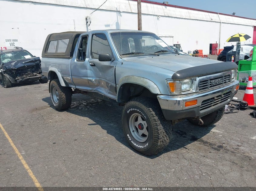 1990 TOYOTA PICKUP 1/2 TON EX LNG WHLBSE DLX