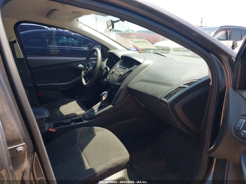 2015 FORD FOCUS SE · Фото 5