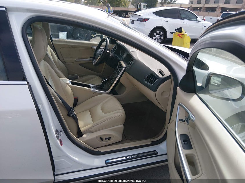 2015 VOLVO S60 auction photo 5