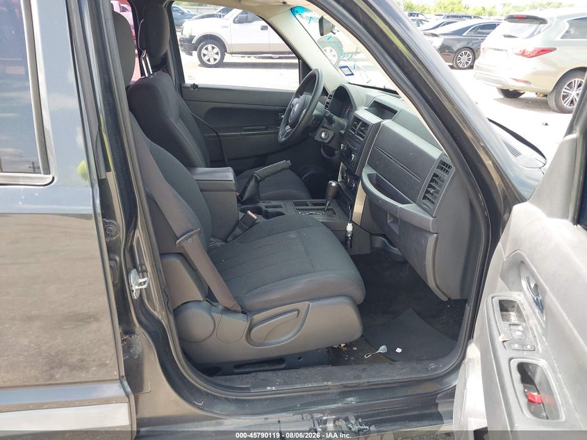 2011 JEEP LIBERTY auction photo 5