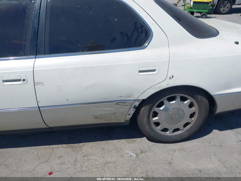 1990 LEXUS LS auction photo 6
