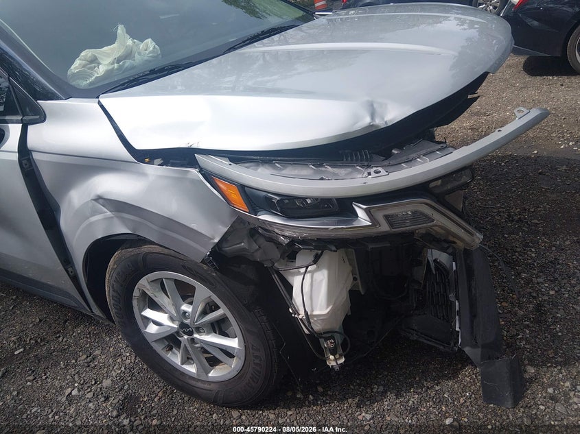 2022 KIA CARNIVAL MPV auction photo 6