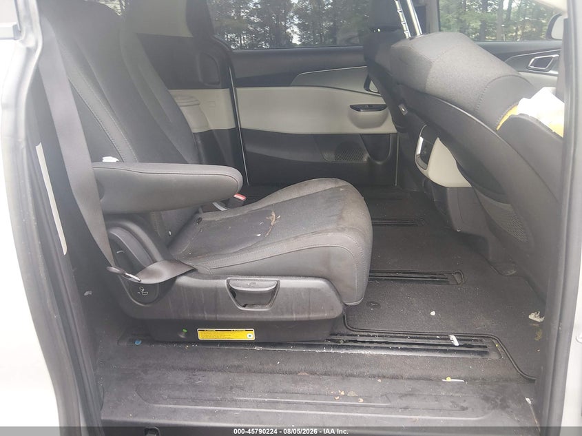 2022 KIA CARNIVAL MPV auction photo 8